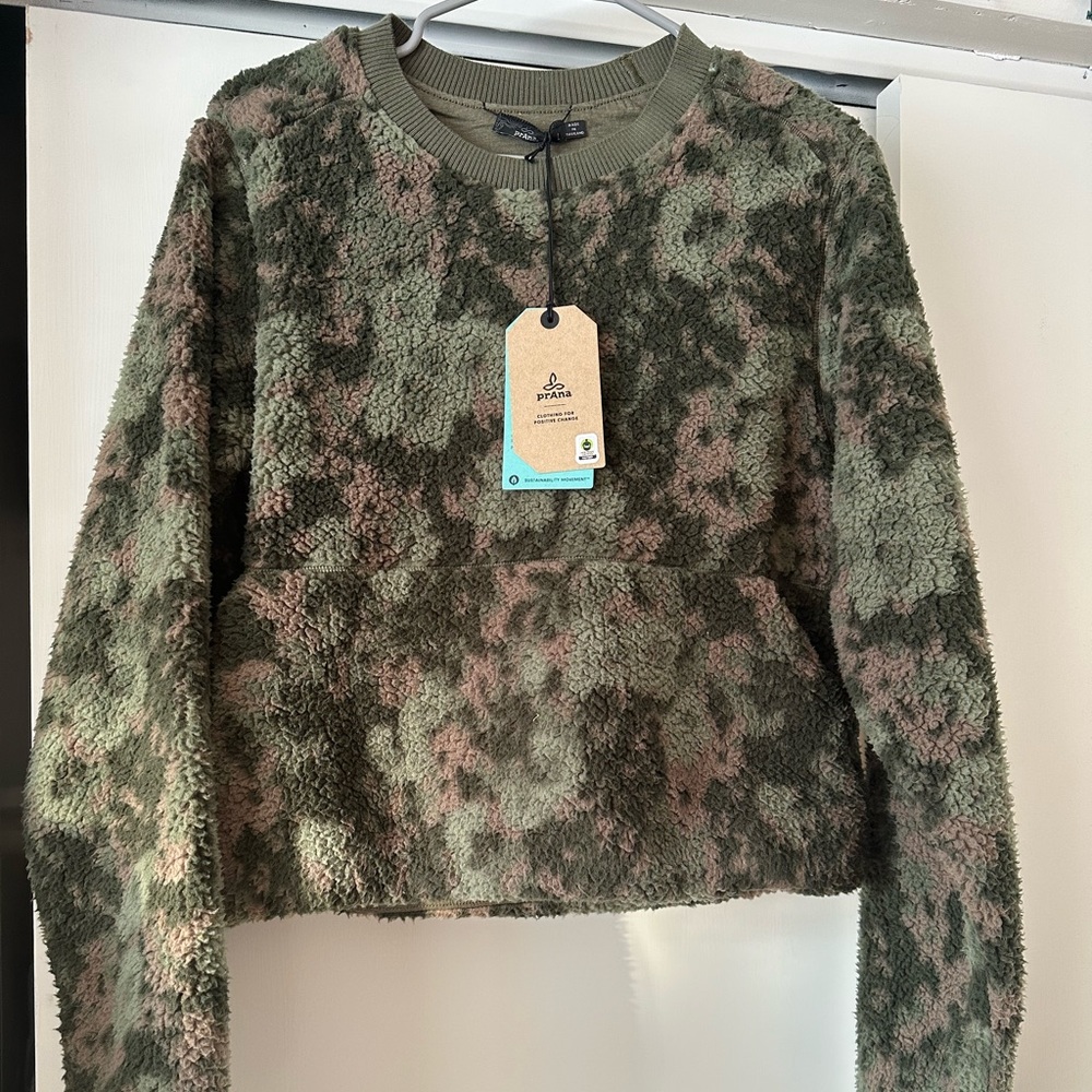 NWT Prana Women’s Reversible Polar Escape Sweatshirt